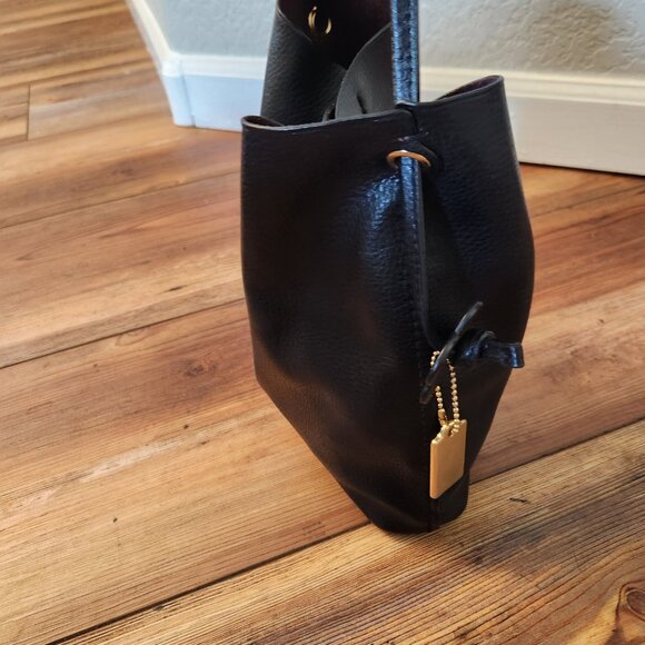 Like New Coach Derby Black Leather Flowered Crossbody Bag Purse - Picture 4 of 12